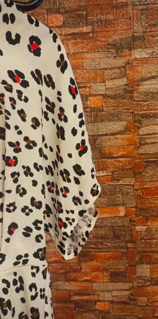 Blusa estilo leopardo talla M
