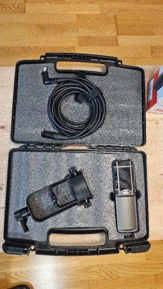 Superlux R102 Micrófono Cinta Phantom Powered