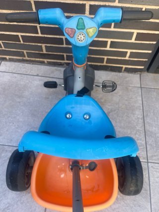 Triciclo FEBER evolutivo con cesta y sombrilla