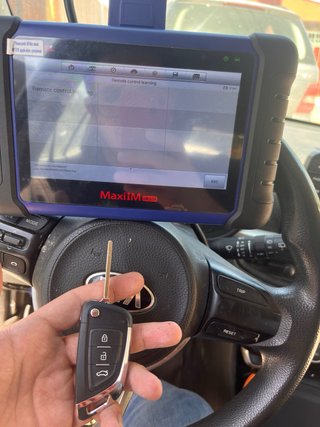 Dulplicado llaves de coche cerrajero