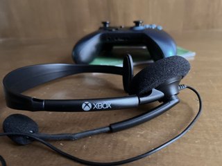 Set  joypad controller e cuffie con microfono xbox