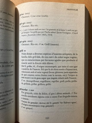 Diccionari d'onomatopeies i mots de creació exp...