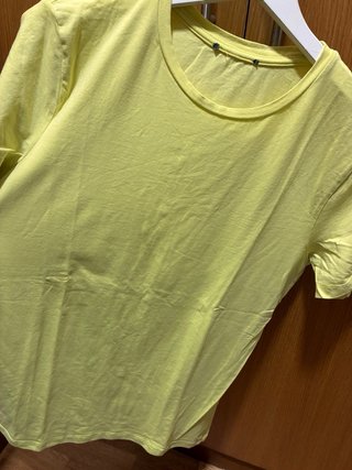 Camiseta básica Zara lima