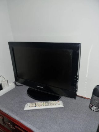 TV Samsung 21 Negra solo funciona con mando