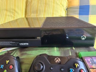 Pack Xbox One + 2 mandos+6 juegos