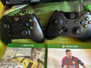 Pack Xbox One + 2 mandos+6 juegos