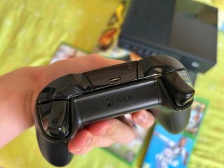 Pack Xbox One + 2 mandos+6 juegos