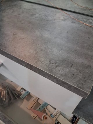 Recibidor Cemento y Blanco