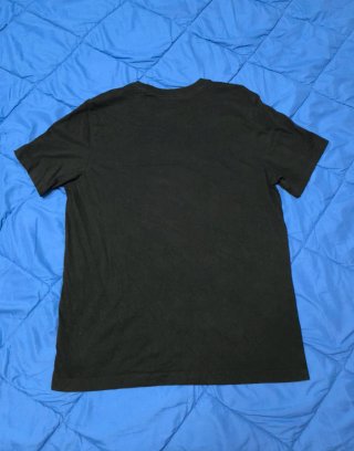 Camiseta Nike Negra con Estampado Burger
