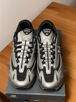 New Balance 1000 Plata y Negro