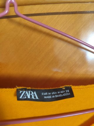 Camiseta Zara naranja crop top XS