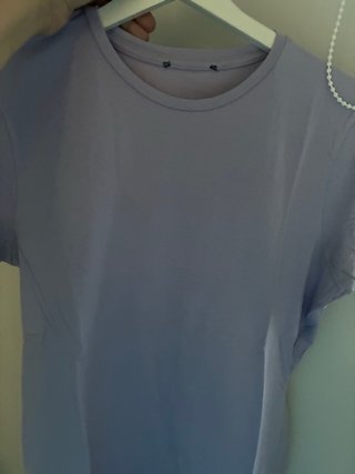 Camiseta básica morada Zara