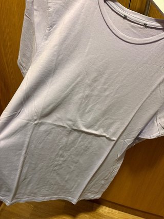 Camiseta básica morada Zara