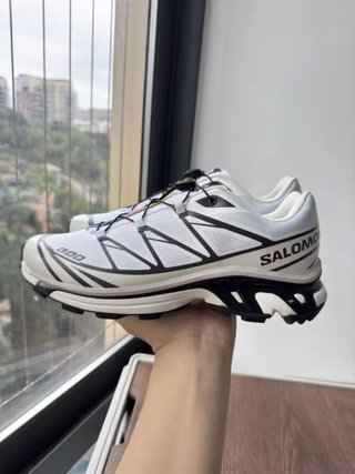 Zapatillas Salomon Blancas y Negras