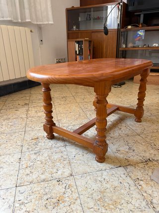 Mesita de comedor de madera