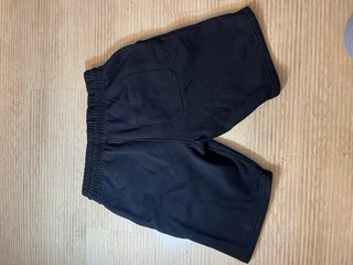 Pantalón corto negro hombre