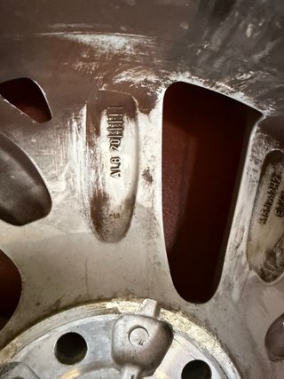 Llantas Originales VW 17 con Neumáticos Pirelli