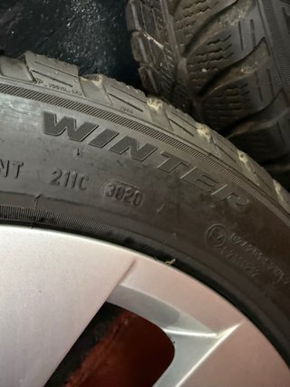 Llantas Originales VW 17 con Neumáticos Pirelli