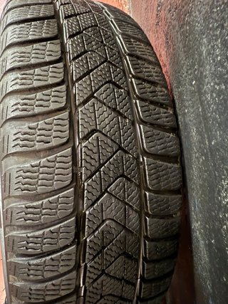 Llantas Originales VW 17 con Neumáticos Pirelli