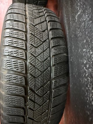 Llantas Originales VW 17 con Neumáticos Pirelli