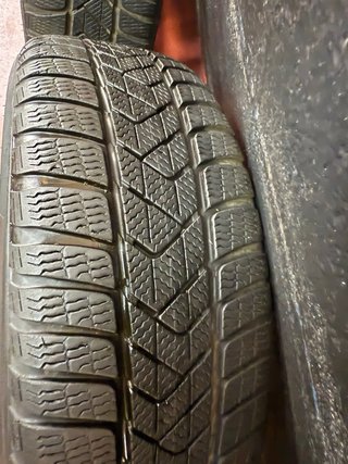 Llantas Originales VW 17 con Neumáticos Pirelli