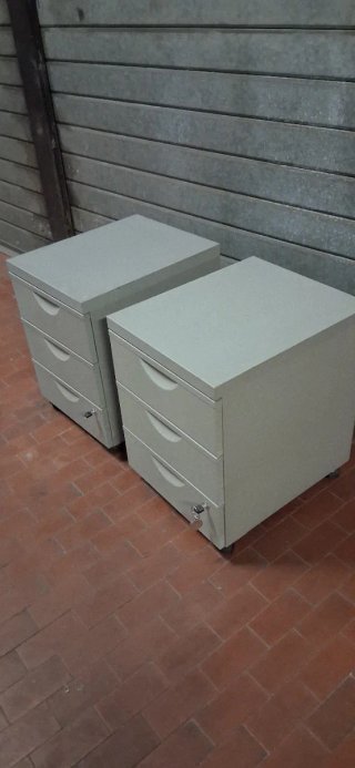 Cassettiera grigia metallo 40€ l'una