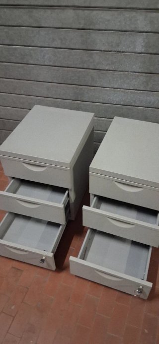 Cassettiera grigia metallo 40€ l'una