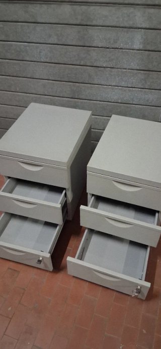 Cassettiera grigia metallo 40€ l'una