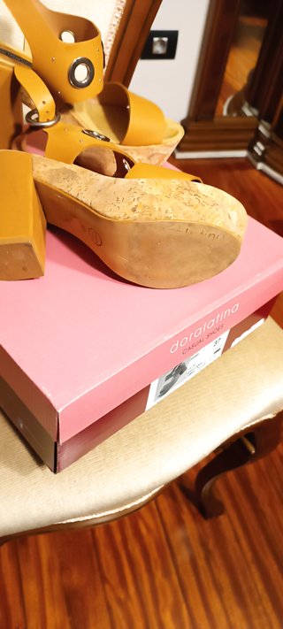 Sandalias Doralatino Beige/Marrón Talla 37