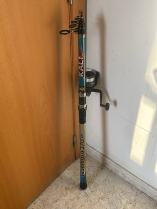 Caña de pescar con carrete