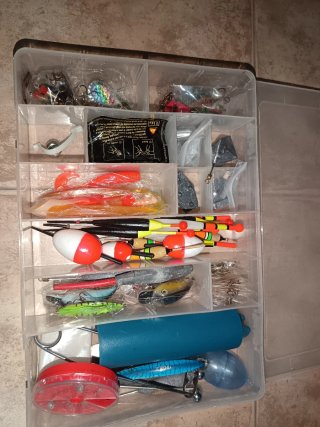 Caja de pesca con accesorios