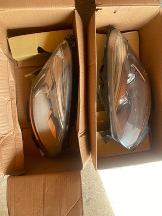 Faros delantero c4 picaso2008 con lupa buen estado