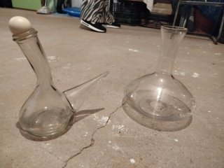 Decantador y porrón de vino de cristal