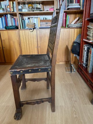 Silla Antigua Tallada