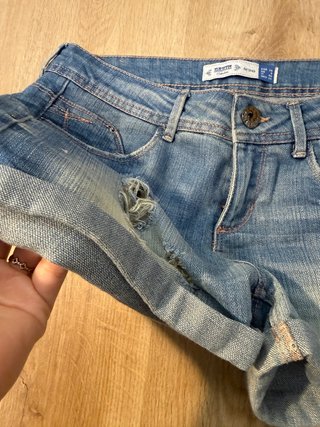 Pantalón corto vaquero Y2K 2010 - Bershka talla 36