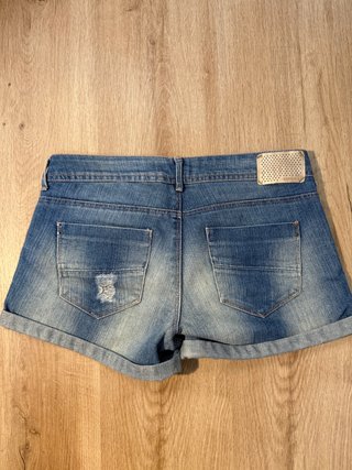 Pantalón corto vaquero Y2K 2010 - Bershka talla 36