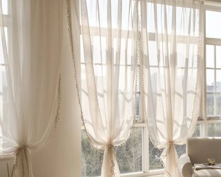 4 Cortinas Boho Beige y Blancas con borlas