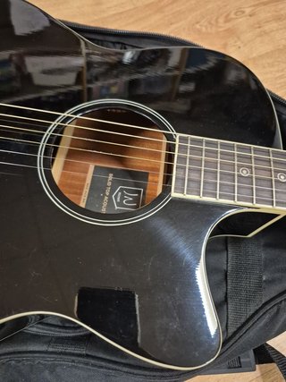 Guitarra Electroacústica Negra