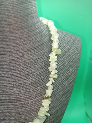 Collar Prehnita Natural Chips Verde