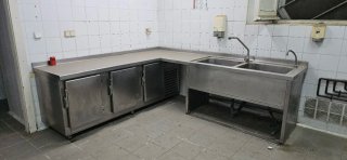 Cocina profesional 6 fuegos y nevera más marmita y