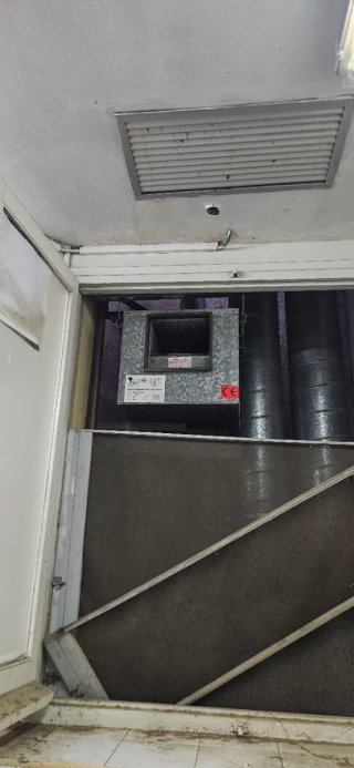 Cocina profesional 6 fuegos y nevera más marmita y