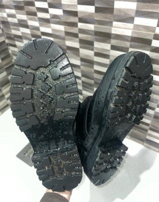 Botas ZARA de Caña Alta Hombre.