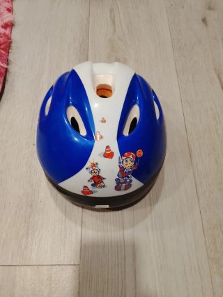 Casco bici infantil azul y blanco