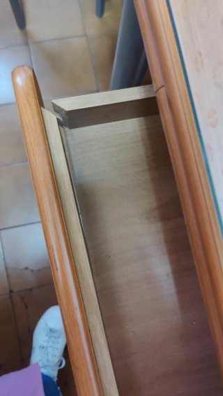 Mesa Cocina Extensible + 2 Sillas y Taburete