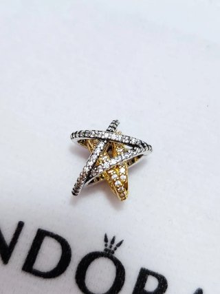 Charm Colgante Estrella Cruzada Brillante  Pandora