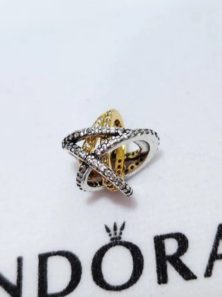 Charm Colgante Estrella Cruzada Brillante  Pandora