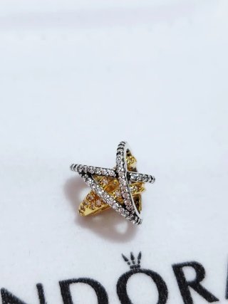 Charm Colgante Estrella Cruzada Brillante  Pandora