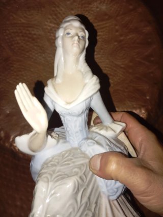 Figura porcelana vintage mujer