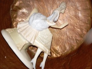 Figura porcelana vintage mujer