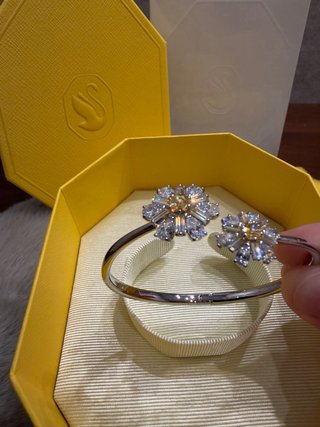 Pulsera Swarovski Flor Dorada y Plateada nueva!